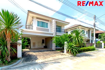 Houses for sale Muang Samut Sakhon Samut Sakhon : [920091022-134] "Luxury Living: Single-Family Home in Thailand"