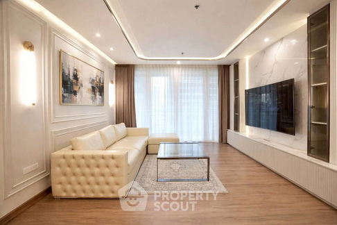 3-BR Condo at The Royal Saladaeng Condominium near MRT Si Lom (ID 2559183)