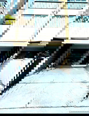 ทาวน์โฮมให้เช่า : ให้เช่าบ้านกลางเมือง พระราม 9-กรุงเทพกรีฑา