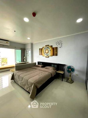 Condos for sale : Studio Condo at View Talay 8 Condominium Jomtien close to Jomtien Beach (ID 2558138)