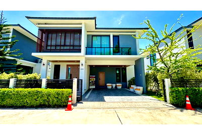 Houses for sale Bang Lamung Chonburi : [920311004-2047] Pool Villa House  Modern style, Huai Yai