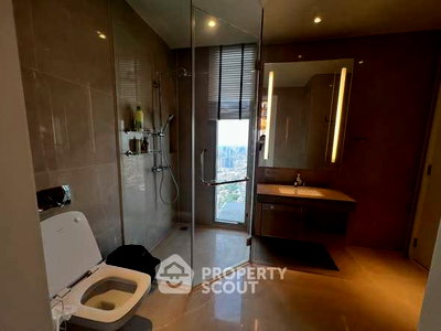 Condos for rent : 2-BR Condo at Magnolias Waterfront Residences near BTS Saphan Taksin (ID 2559329)