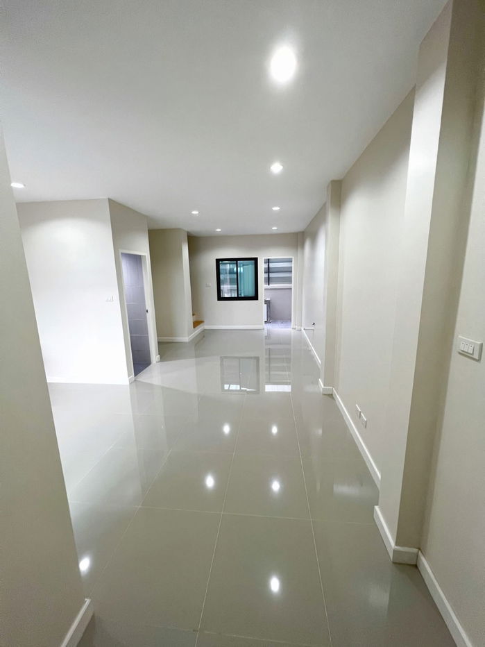 picture Corner 2-Storey Townhouse for Sale – Great Location in Chalong (Owner Post) - 7/31