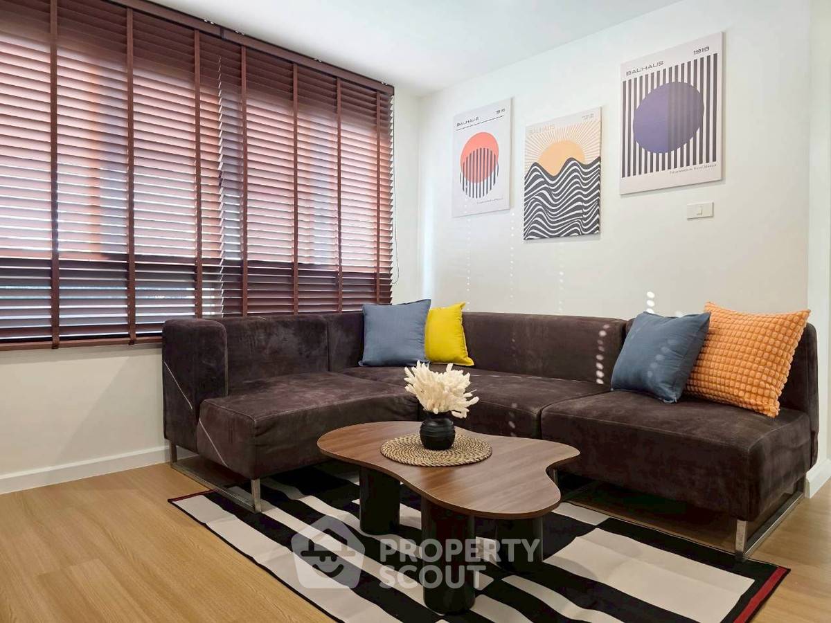 picture 2-BR Condo at Lumpini Ville Cultural Center near MRT Huai Khwang (ID 2559823) - 1/11