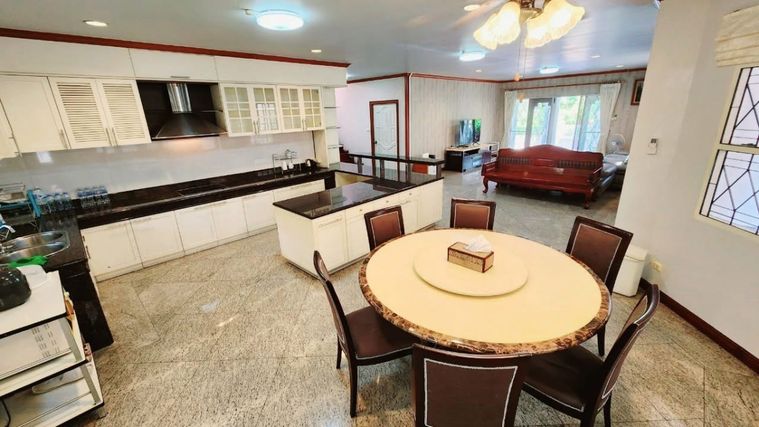 5-bed house for rent, 347 sqm, Chuan Chuen Ladprao
