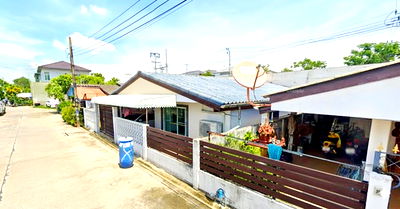 เช่าบ้านเดี่ยว เขตบางนา : สนามบินสุวรรณภูมิ เมกาบางนา โลตัสบางนา ขนาดใหญ่ เพียง 900ม. บางนา-ตราด49-55 เปิดซิง! บ้านใหม่ แอร์ใหม่ 3ตัว 50 ตรว. 200 ตรม. จอดรถ3คัน