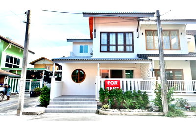 Townhouses for sale Ko Samui Surat Thani : [920121075-45] Renovated Furnished 3-Bedroom Townhouse in Prime Chaweng, Koh Samui
