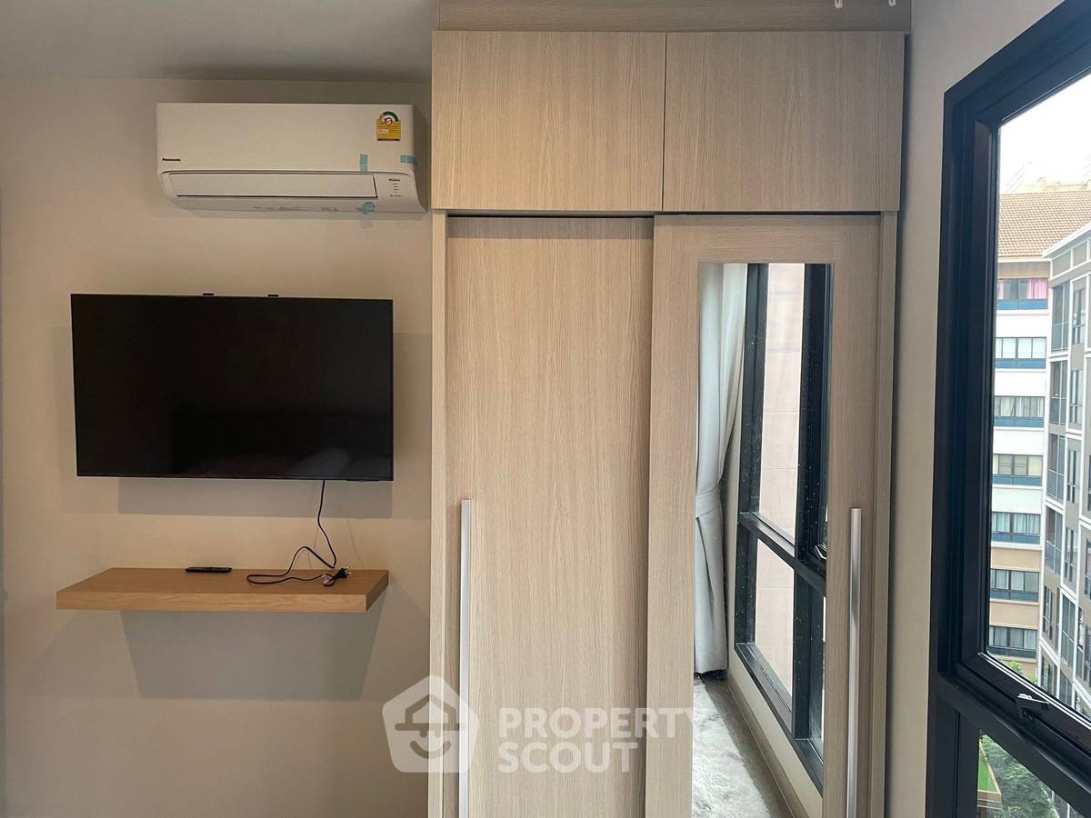 picture Well-Priced 1-BR 40 Sqm At The Shade Sathorn 1, Near MRT Khlong Toei (ID 2559647) - 6/9