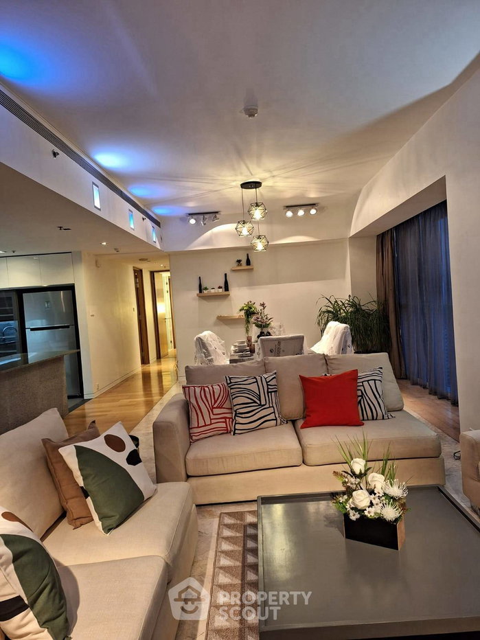 picture 3-BR Condo at The Met Sathorn near BTS Chong Nonsi (ID 2559155) - 3/17