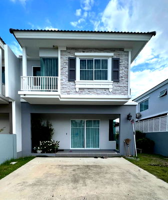 Twin houses for rent Bhakasa Industrial : For Rent: Twin House, Villaggio Bangna-Theparak, Soi Jongsiri. Beautiful house, fully furnished