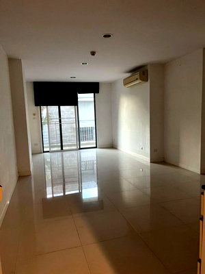 Condos for sale : For Sales Silk Sanampao Unit 11/19