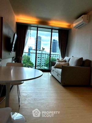 Condos for rent : 1-BR Condo at Via 49 near BTS Phrom Phong (ID 2339095)