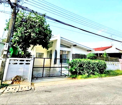 เช่าบ้านเดี่ยว ม.ศรีปทุม : ให้เช่าบ้านเดี่ยว ซ.เสนานิคม1  แขวงจรเข้บัว เขตลาดพร้าว