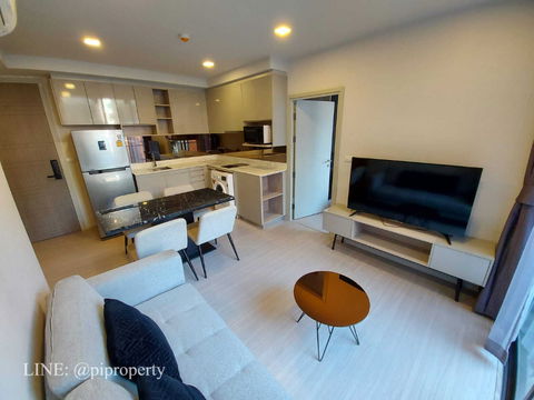 Fully furnished 2 Bedrooms units for rent in Quintara Treehaus Sukhumvit 42. Swimming pool view unit. Walkable to BTS Ekkamai.