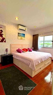 Condos for sale : 2-BR Condo at Jomtien Yacht Club 1 close to Pattaya (ID 2560340)