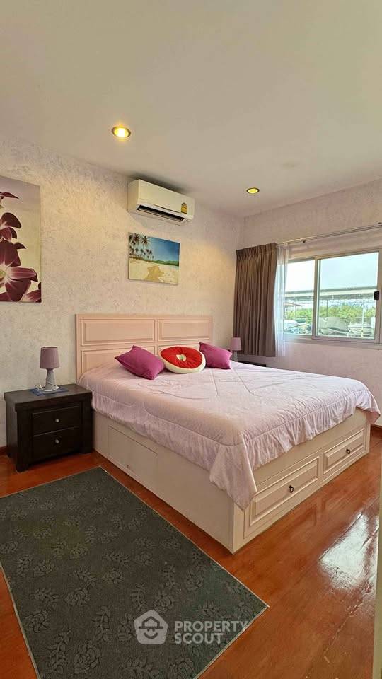 ขายคอนโด : คอนโด 2-ห้องนอน ที่ จอมเทียน ยอร์ช คลับ วัน ใกล้ เมืองพัทยา (ID 2560340)