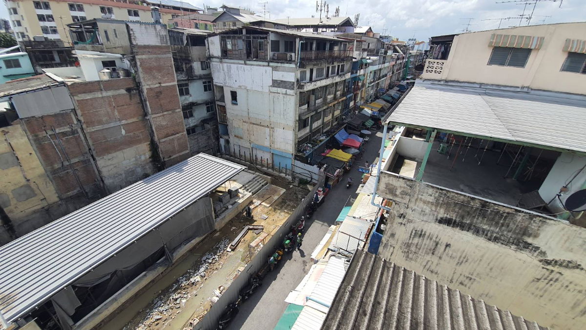 picture Prime Investment Opportunity! Commercial Building for Sale on Ramkhamhaeng Road - 5/6