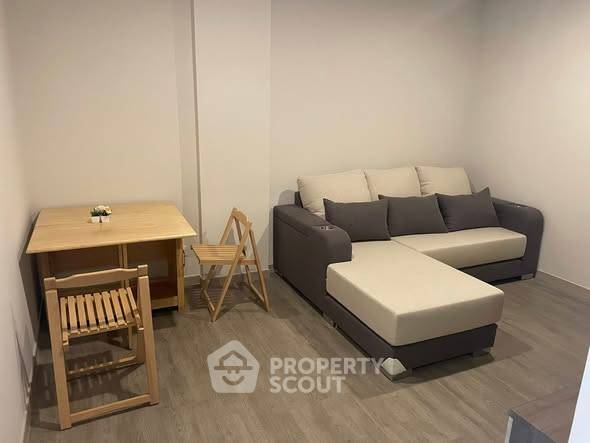 picture Well-Priced 1-BR 40 Sqm At The Shade Sathorn 1, Near MRT Khlong Toei (ID 2559647) - 2/9