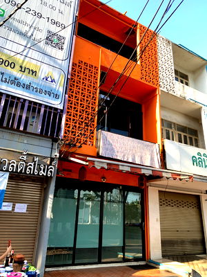 อาคารพาณิชย์ กรุงเทพมหานคร : ขายอาคารพาณิชย์ 1 คูหา ปรับปรุงพร้อมอยู่ ติดถนนเพชรเกษม ใกล้สถานีรถไฟฟ้า MRT บางหว้า ด่วน!! ราคาต่อรองได้