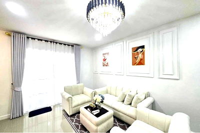 Townhouses for sale Bang Lamung Chonburi : [920471017-392] 2-Story Townhome for sale, ready to move in, 3 bedrooms