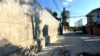 ที่ดิน ถนนประเสริฐมนูกิจ : ขายที่ดินใกล้ถนนใหญ่ เนื้อที่200ตรว. ซอยโยธินพัฒนา 3 แยก 1  ใกล้สนามกอล์ฟโพธาลัย ใกล้เลียบด่วนเอกมัย–รามอินทรา ใกล้MRTรามอินทรา83และMRTลาดพร้าว83