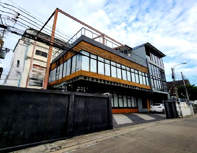 เช่าโฮมออฟฟิศ เซฟวัน โก ศรีสมาน : ให้เช่าอาคารสำนักงาน 3 ชั้น ซอยติวานนท์ เข้าซอยไม่ลึก (เดินได้) ห่าง MRT กระทรวงสาธารณสุข 800 เมตร 