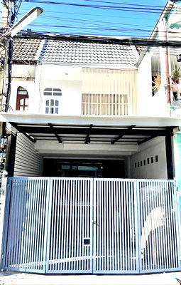 ทาวน์โฮมให้เช่า : ให้เช่าเสนาวิลล่า 84 แฮปปี้แลนด์ บางกะปิ ซอย 23 