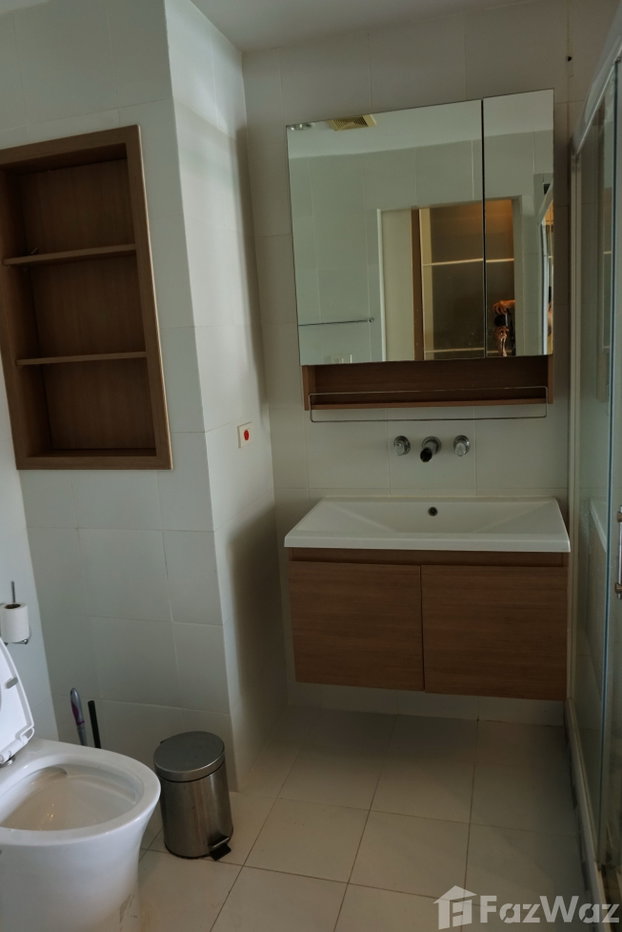 picture Newly-renovated corner room in Phrom Phong w/ unblocked view 1393518 - 9/11