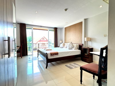 ขายคอนโด : Jomtien Beach Penthouses for Sale