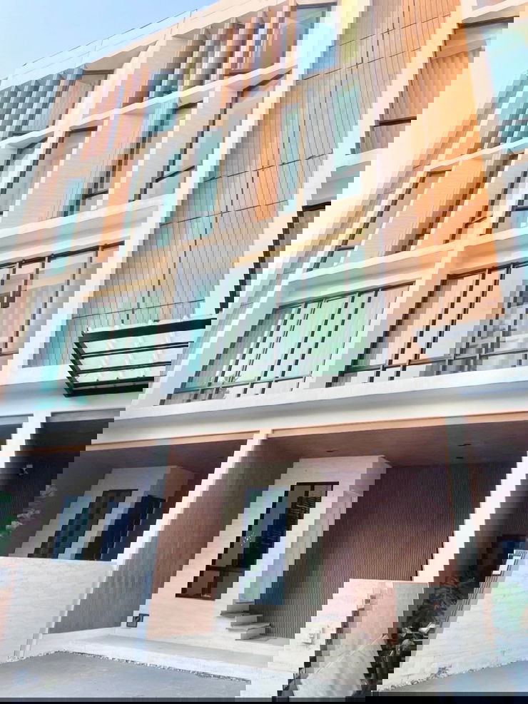 ทาวน์โฮมให้เช่า : ให้เช่า ดิ ออเธอร์ รัชดา 32 (The Author Ratchada 32) ซอยรัชดา 32