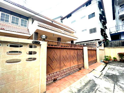 เช่าบ้านเดี่ยว วิทยาลัยพณิชยการธนบุรี : ให้เช่า บ้านเดี่ยว2ชั้น 3 ห้องนอน 3 ห้องอเนกประสงค์ ทำเล ใกล้MRTท่าพระ บ้านสวย พร้อมอยู่  