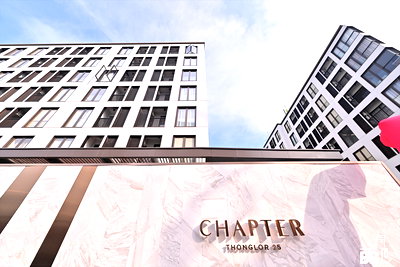 ขายคอนโด : 💎 Stylish Unit with Pool View 🏊‍♂️ Chapter Thonglor 25 near Bts Thonglo