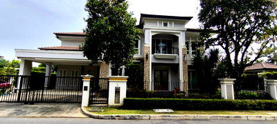 บ้านเดี่ยว เดอะ บริโอ้ มอลล์ : ขายบ้านเดี่ยว กรานาดา ปิ่นเกล้า สวยหรู ติดถนนบรมราชชนนี บ้านเงียบสงบ เป็นส่วนตัว