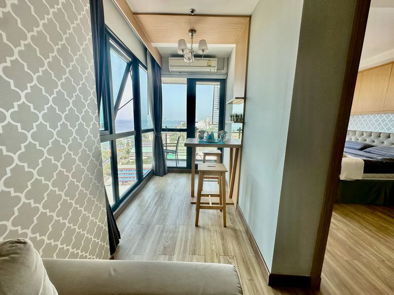 picture Laddaplus Condo Sriracha: City center, vibrant community, beautiful rooms, move in Ready - 4/9