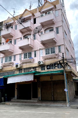 Shophouses for rent Bangkok : [Commercial for rent] 4.5 Storey, Corner unit, Suitable for business📍Suksan 6, Kanchanaphisek road📍Near The Mall Bang Khae 🚇 MRT Lak Song