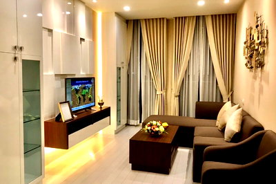 Condos for rent :  Noble Ploenchit. 1bed 60sqm. Line id: @pfagent