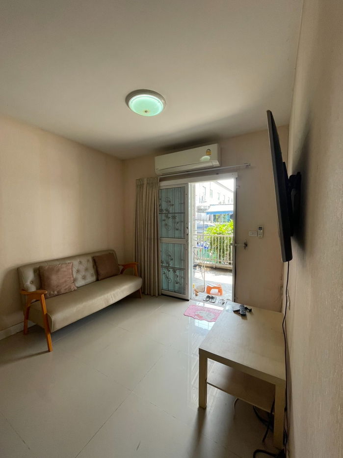 รูป ขายทาวน์เฮ้าส์ เดินทางจากถนนวัดศรีวารี 1.8 กม. 📍 หมู่บ้าน ไลโอ บริส บางนา-สุวรรณภูมิ - รูปที่ 3/15