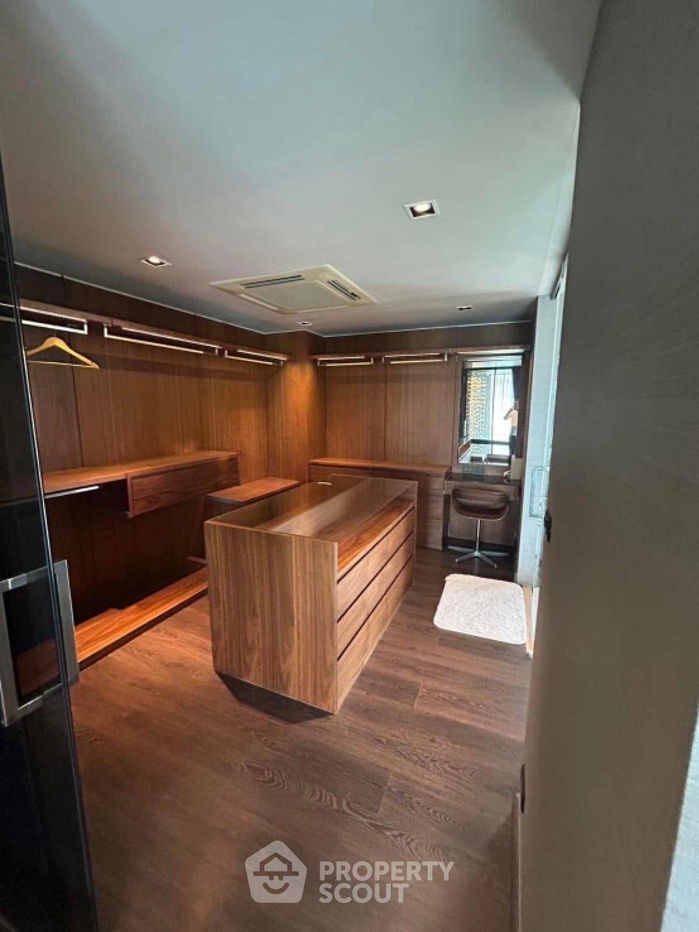 picture 3-BR Townhouse near BTS Ekkamai (ID 2055404) - 8/14