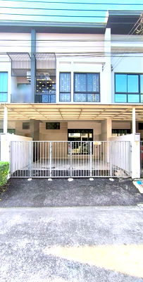 เช่าโฮมออฟฟิศ เขตประเวศ : 🏡✨ ให้เช่าทาวน์โฮม 2 ชั้น ทำเลดี เขตประเวศ Time Home 2 บ้านโล่ง อยู่สบาย เลี้ยงสัตว์ได้ 🐶🐱 ก่ออิฐมอญทั้งหลัง เย็นสบาย ถนนหน้าบ้านกว้าง 9 เมตร