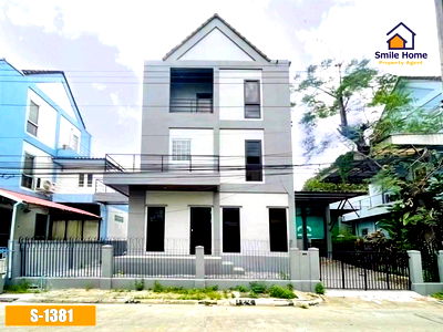 ขายบ้านแฝด : หมู่บ้านแสงอรุณ เฉลิมพระเกียรติ ร.9 ซอย 28 ใกล้สวนหลวง ร.9 