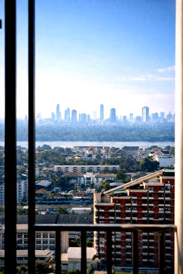 คอนโดให้เช่า : 2 ห้องนอนแต่งสวย ครบ พร้อมเข้าอยู่  วิว แม่น้ำบางกระเจ้า