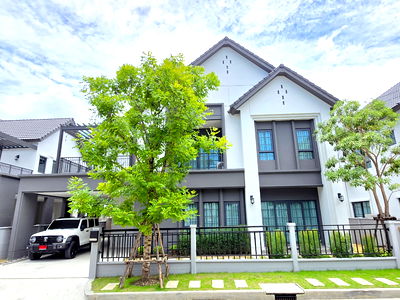 Houses for rent Bang Pu Industrial Estate : For Rent Centro Bangna (English below)   