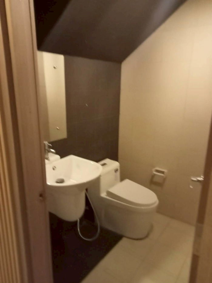 รูป ให้เช่าทาวน์โฮม 3 ชั้น แกรนด์ ไอ-ดีไซน์ วิภาวดี เฟอร์ฯครบ พร้อมเข้าอยู่ ทำเลดีใกล้สนามบินดอนเมือง - รูปที่ 19/21