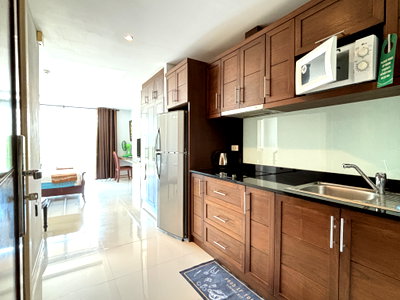 Condos for sale : Jomtien Beach Penthouses Studio Unit for Sale in Jomtien