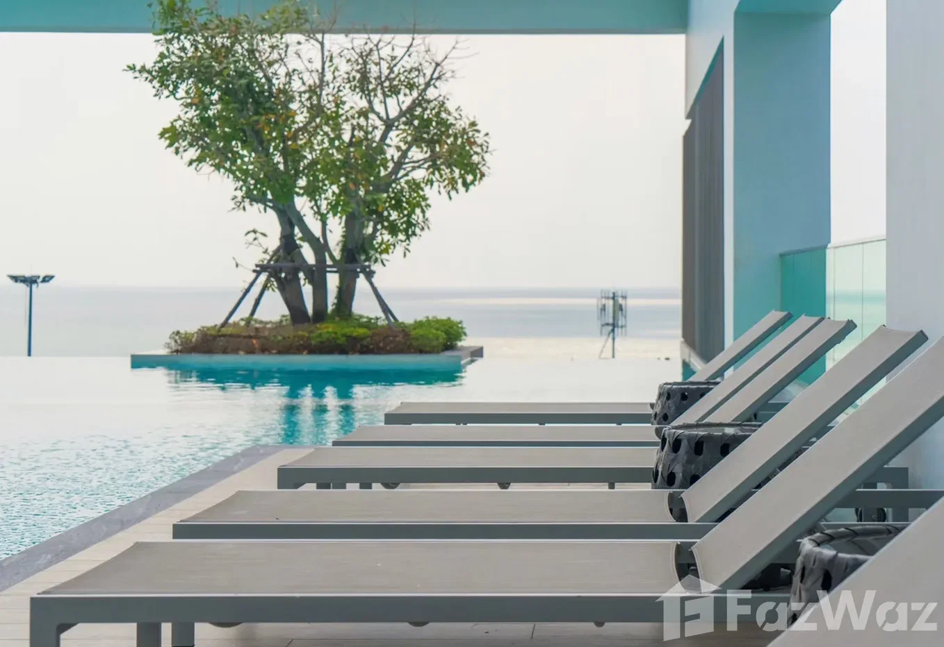 picture Exactly Beachfront with pool view 1964951 - 13/15