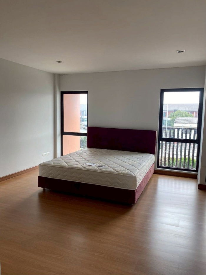 รูป ให้เช่าทาวน์โฮม 3 ชั้น แกรนด์ ไอ-ดีไซน์ วิภาวดี เฟอร์ฯครบ พร้อมเข้าอยู่ ทำเลดีใกล้สนามบินดอนเมือง - รูปที่ 12/21