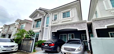 ขายบ้านแฝด : ขายบ้านแฝด โกลเด้น นีโอ 2 บางนา-กิ่งแก้ว fully furnitured พร้อมเข้าอยู่ ทำเลดี ใกล้เมกะบางนา