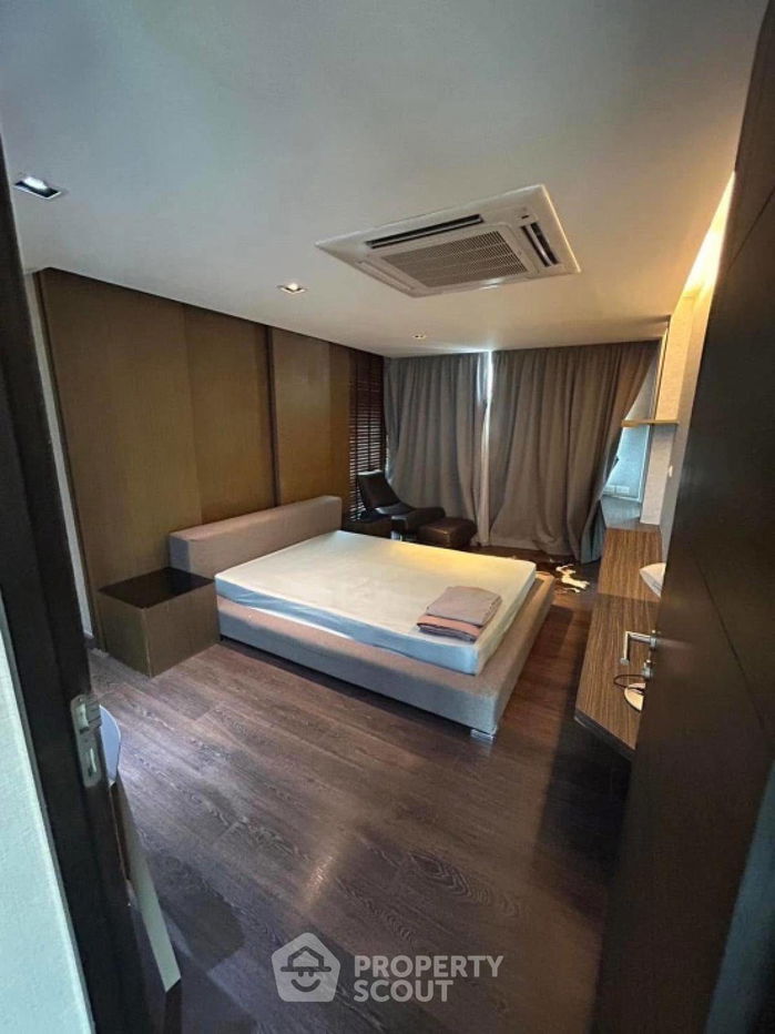 picture 3-BR Townhouse near BTS Ekkamai (ID 2055404) - 13/14