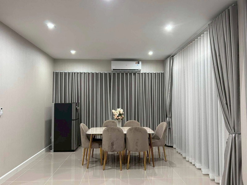 บ้านเดี่ยวให้เช่า : ให้เช่า  หมู่บ้านแกรนดิโอ เพชรเกษม 81 บ้านเดี่ยวโครงการหรู  มีแอร์ทั้งหลัง  พร้อมเข้าอยู่ 