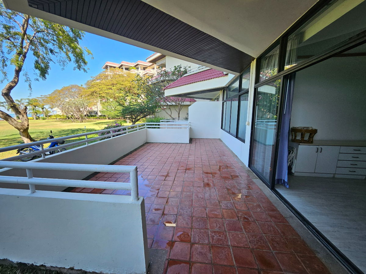 picture **HOT DEAL! Unbeatable Value! Massive 202.5 Sqm Beachside Condo at Bay View Resort Pattaya - Ground Floor with Garden Access!** - 24/24